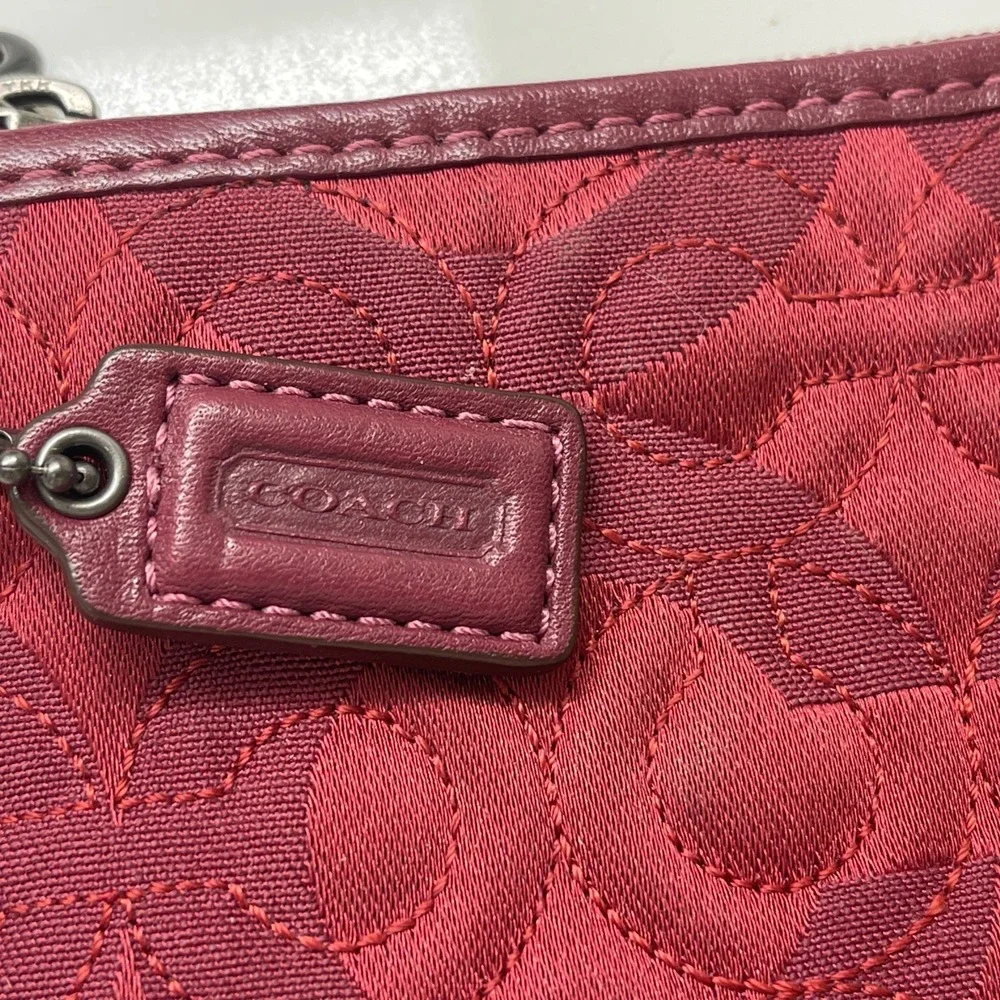 Coach Signature Quilted Cranberry Wristlet Wallet Coin Purse Zip Closure